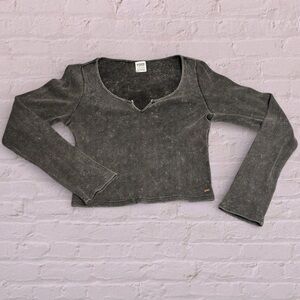 PINK Victoria's Secret Charcoal Long Sleeve Crop Top